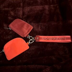 Dual Pouch Wristlet
Wordmark